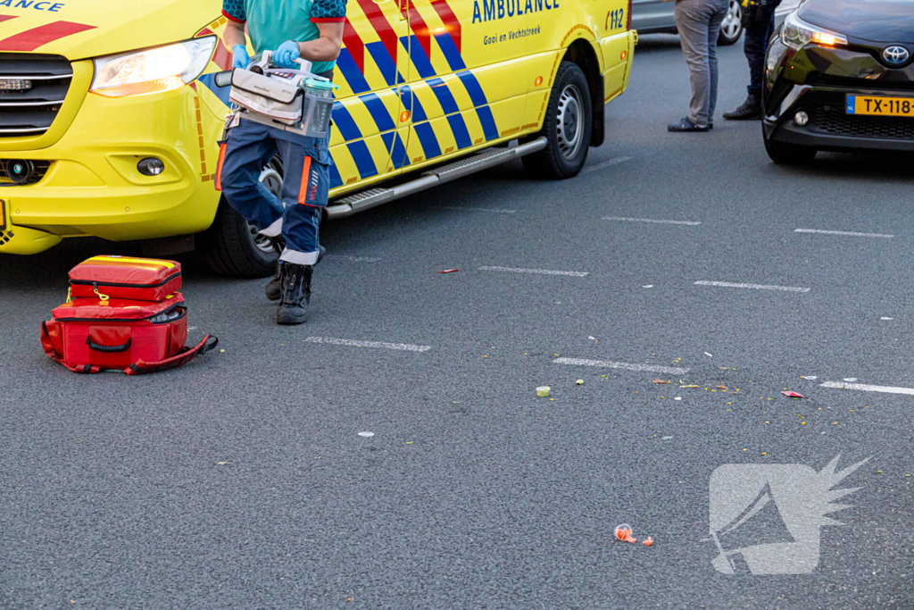 Fietsbezorger gewond bij aanrijding met auto