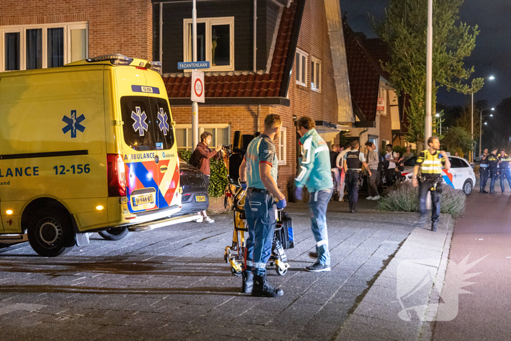 Bewoner springt van balkon om aan de vlammen te ontkomen