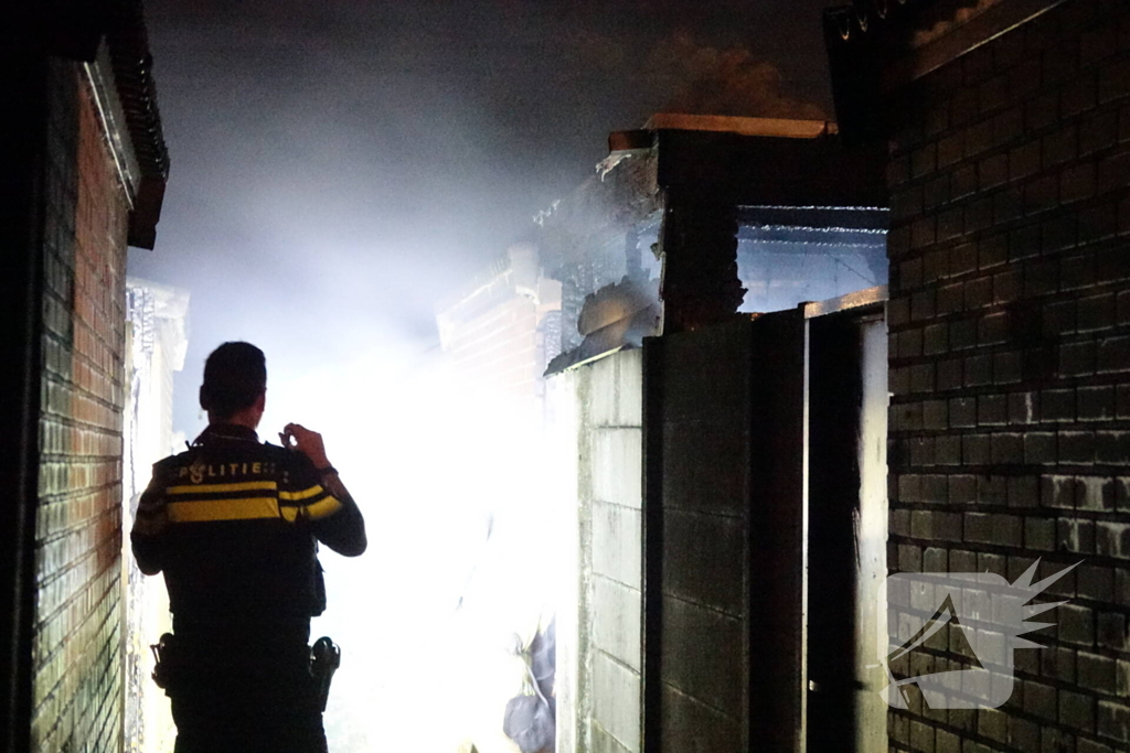 Schuur gaat in vlammen op