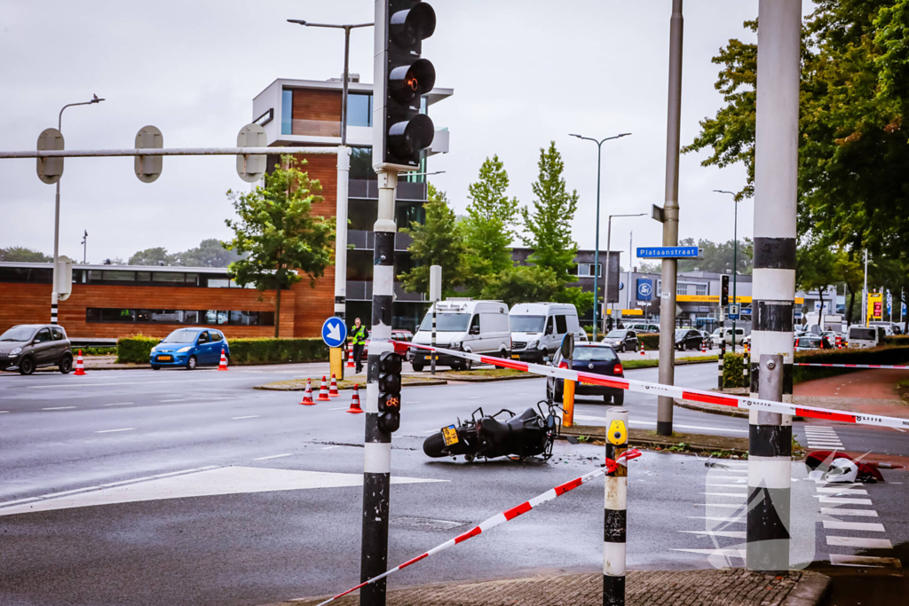 Motorrijder zwaargewond bij aanrijding met vrachtwagen