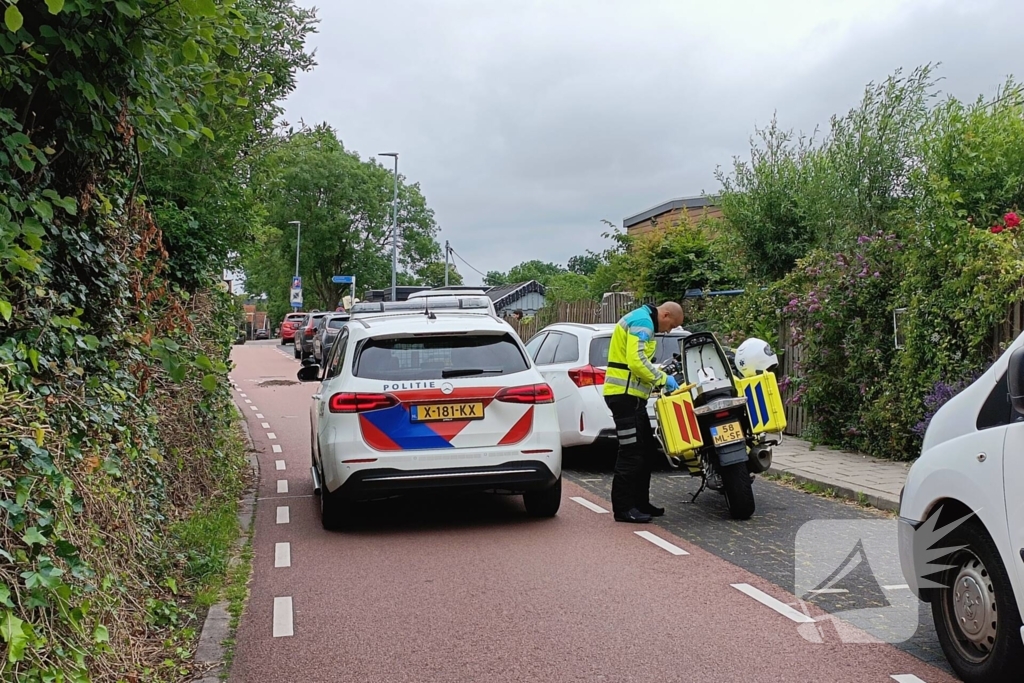 Auto schept persoon, traumateam ingezet