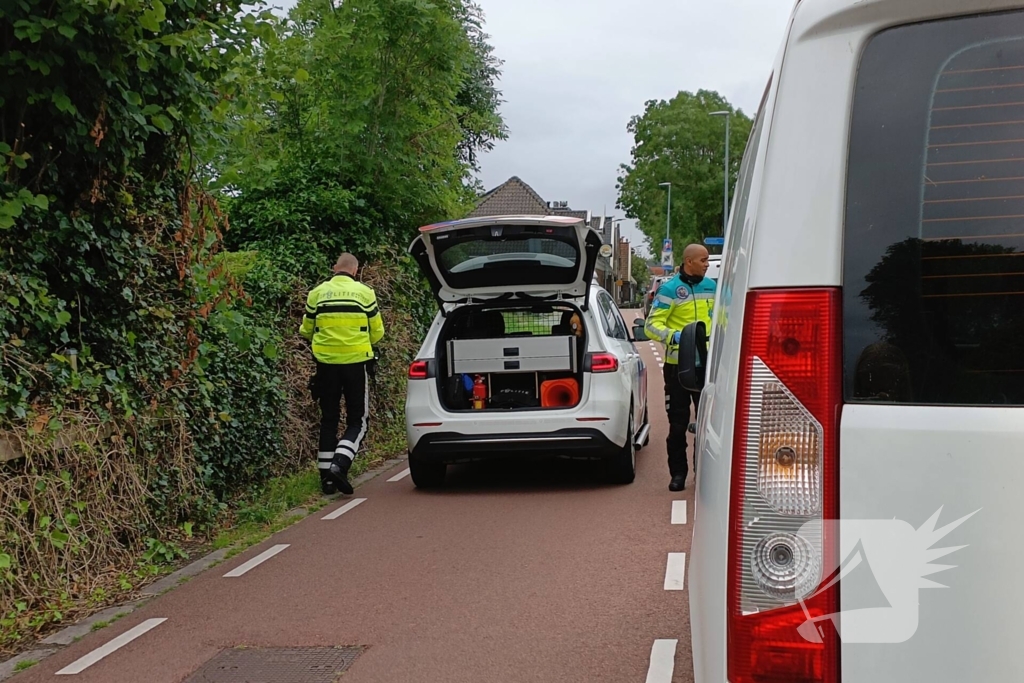 Auto schept persoon, traumateam ingezet