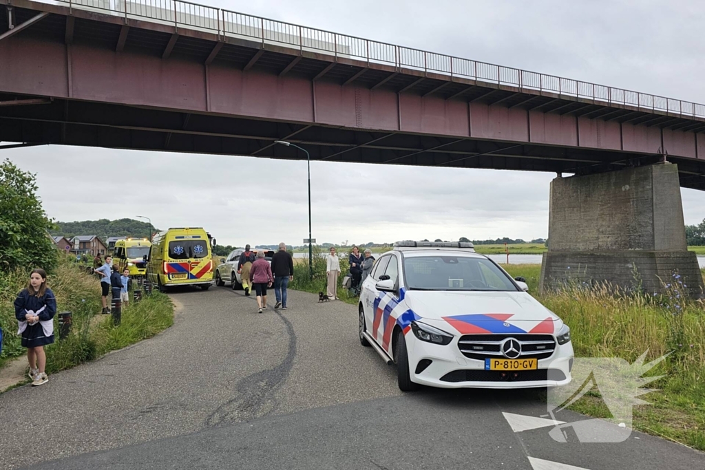 Politie haalt stoffelijk overschot uit Neder-Rijn