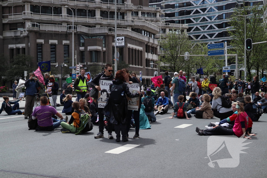 XR-demonstranten pogen opnieuw snelweg te blokkeren