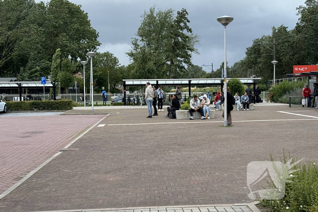 Treinverkeer plat door boom op spoor