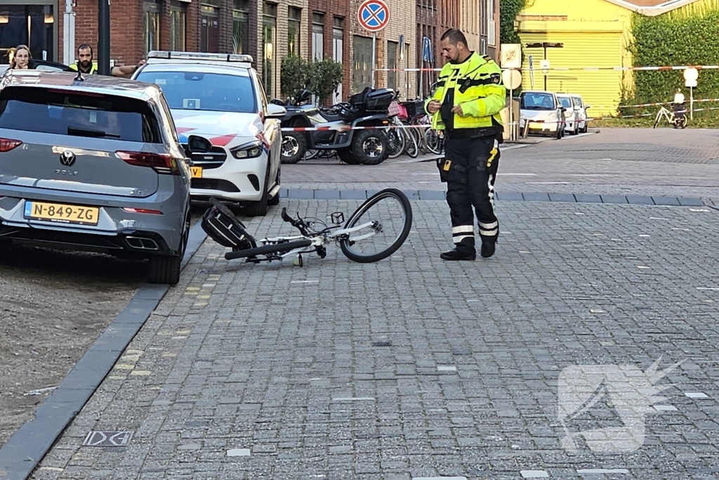 Agent op fiets aangereden door automobilist