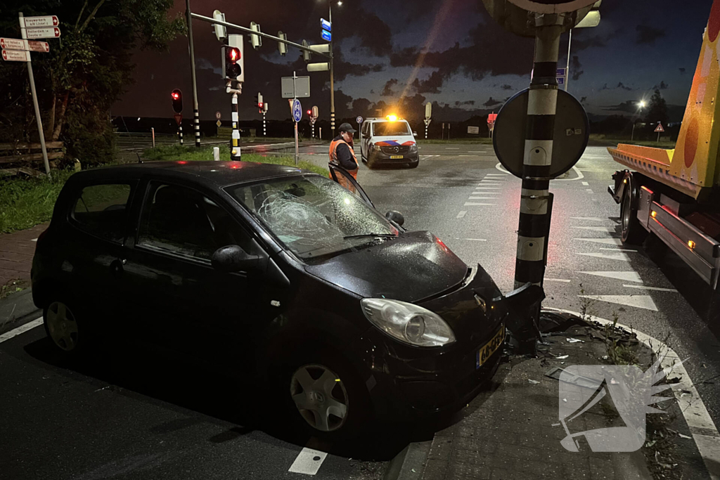 Inzittenden gaan er na auto-ongeluk vandoor