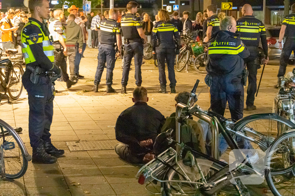 Aanhoudingen tijdens onrust bij café