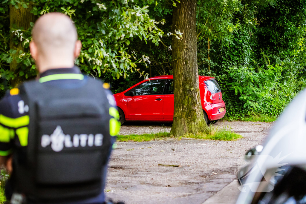 Politie lost schoten bij zoektocht naar voortvluchtige verdachte