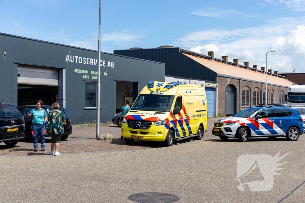 Botsing tussen twee auto's zorgt voor veel schade