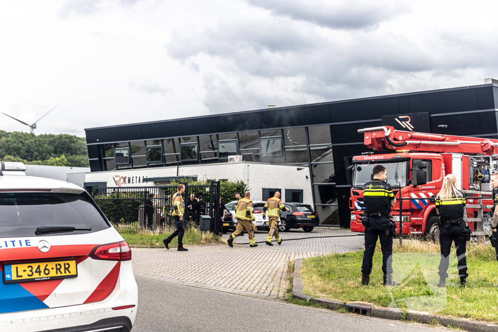 Brandweer ingezet voor brand bij metaalbedrijf