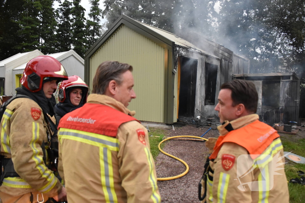 Tiny House volledig uitgebrand, onderzoek naar mogelijke brandstichting