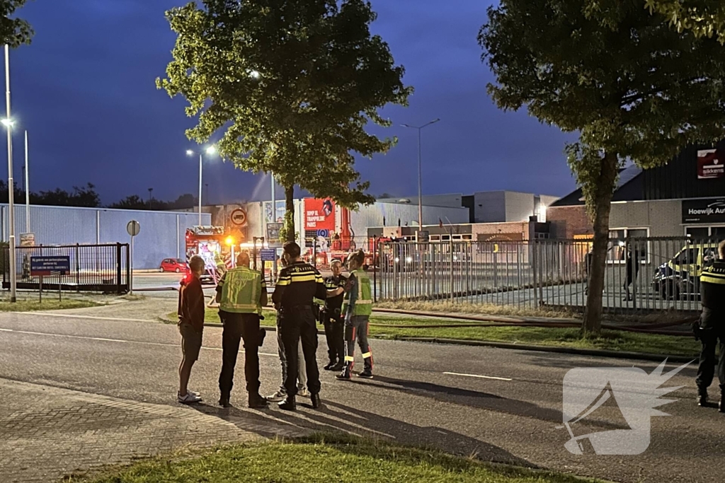 Grote uitslaande brand bij Jump XL