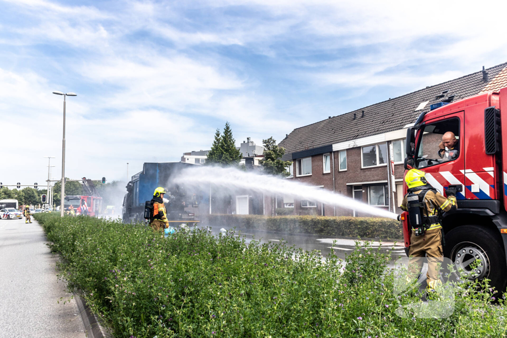 Vrachtwagencabine verwoest door brand