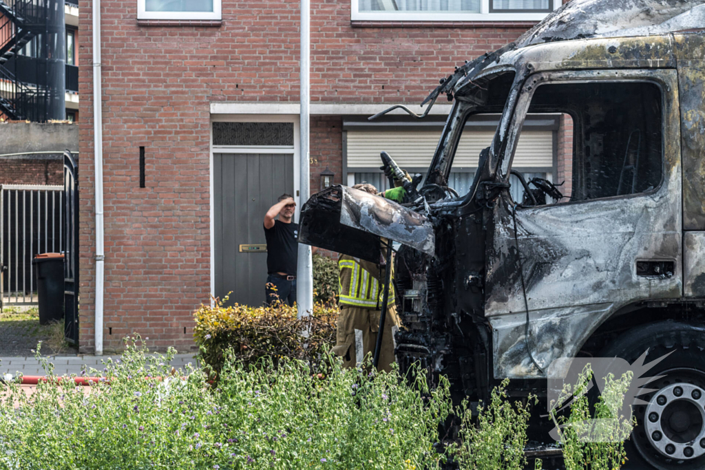 Vrachtwagencabine verwoest door brand