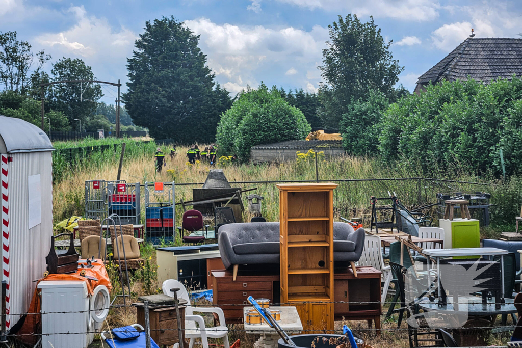 Grote politie-inval en arrestatie op terrein van topcrimineel