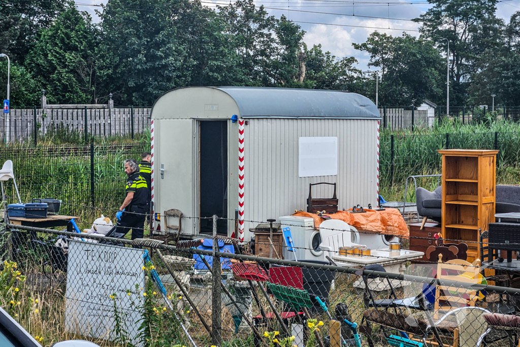 Grote politie-inval en arrestatie op terrein van topcrimineel