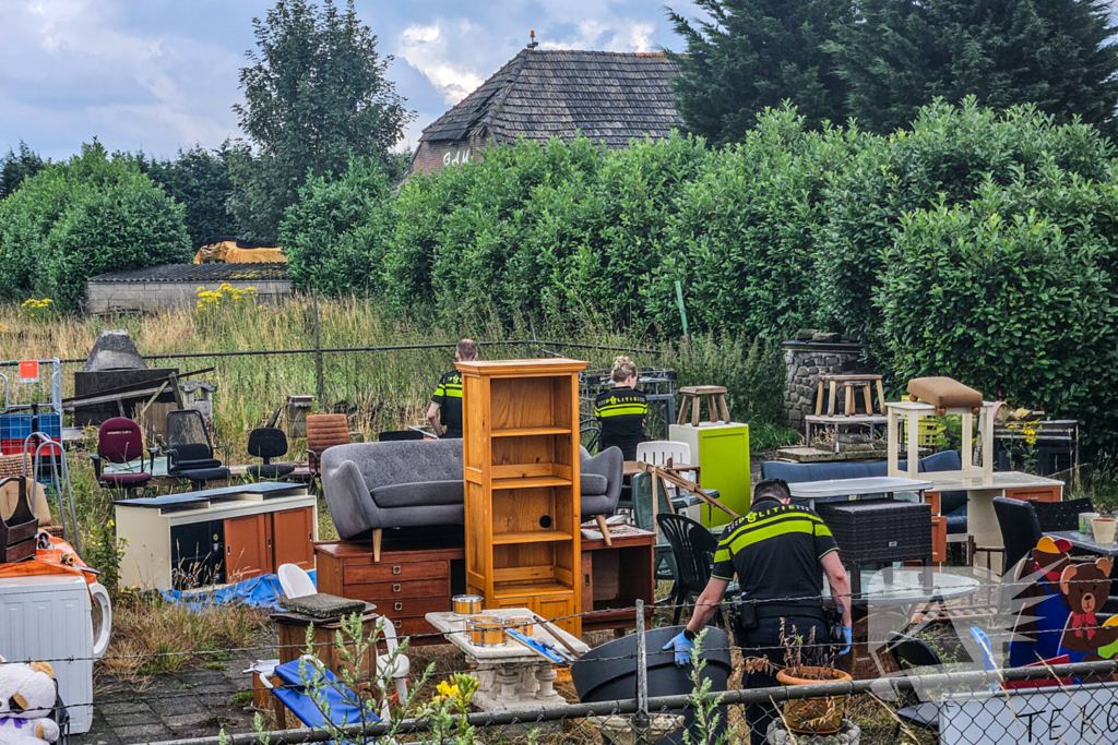 Grote politie-inval en arrestatie op terrein van topcrimineel