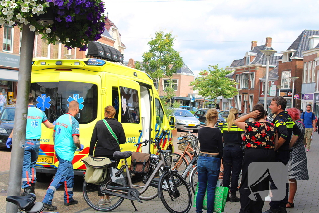 Fietser gewond door botsing met auto