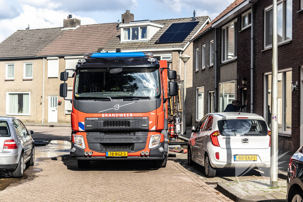 Bewoners kampen met grote waterlekkage onder woning