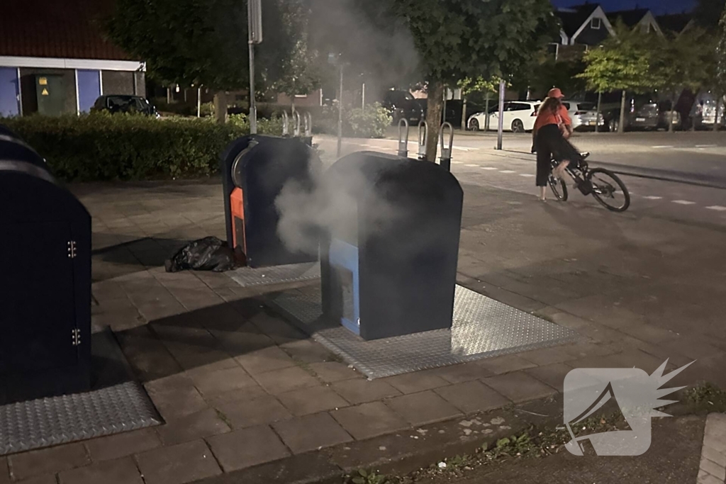 Brandweer blust brand in ondergrondse container