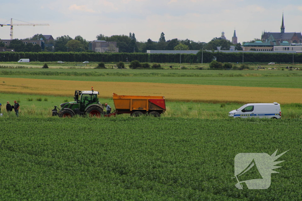 Fietser komt ten val door tractor