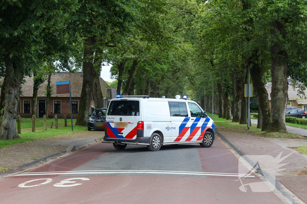 Bestuurder raakt macht over het stuur kwijt en raakt op de kop