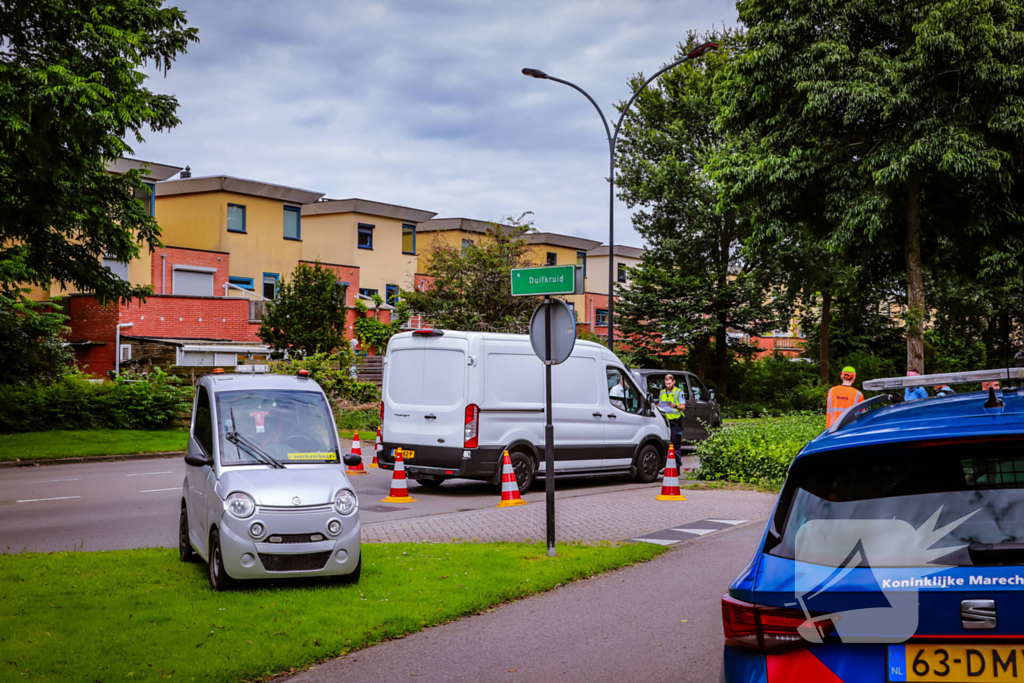 Defensievoertuig betrokken bij ongeval met bestelbus