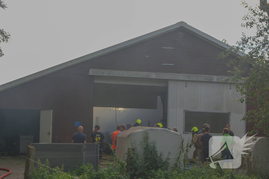 Veel rookontwikkeling bij stalbrand