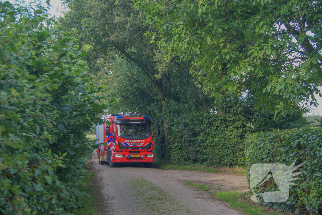 Veel rookontwikkeling bij stalbrand