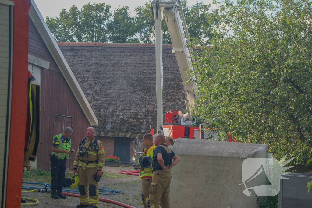 Veel rookontwikkeling bij stalbrand