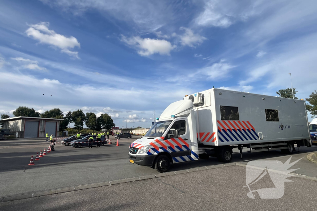 Politie haalt automobilisten van de weg wegens verkeerscontrole