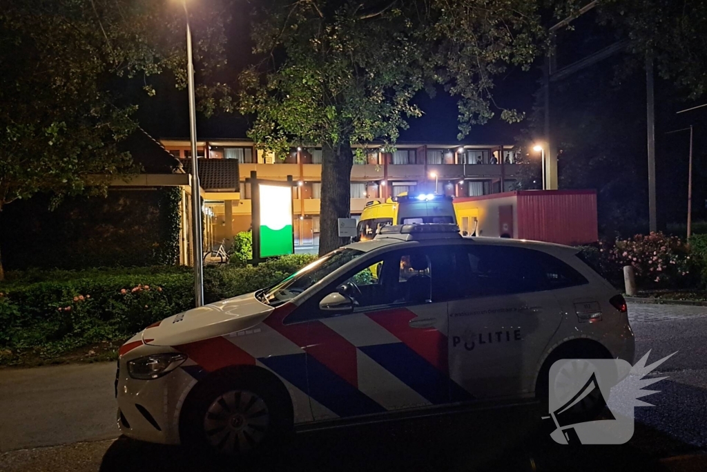 Steekincident in Noodopvang voor Vluchtelingen: Slachtoffer Naar Ziekenhuis, Politie Start Onderzoek