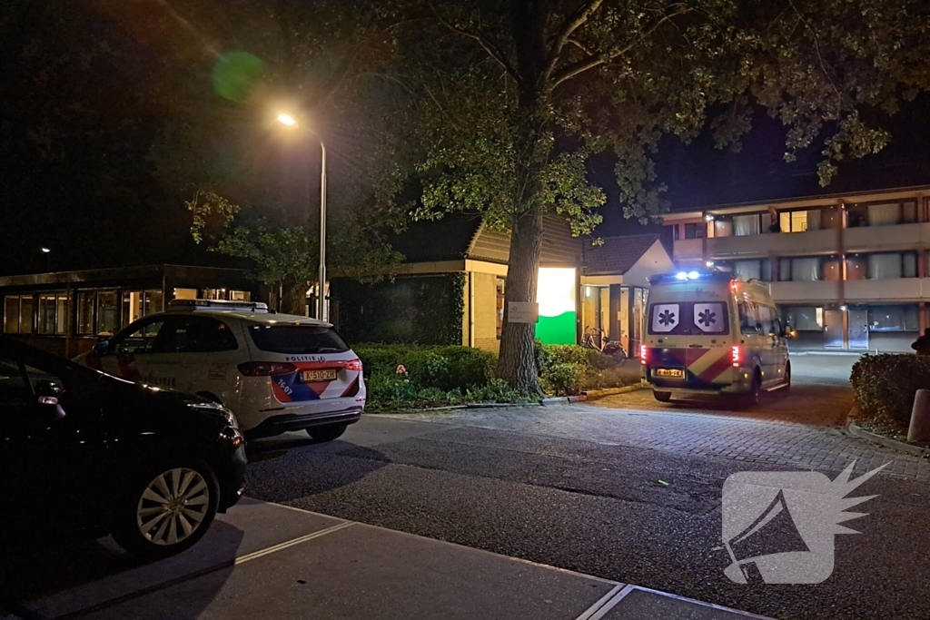 Steekincident in Noodopvang voor Vluchtelingen: Slachtoffer Naar Ziekenhuis, Politie Start Onderzoek