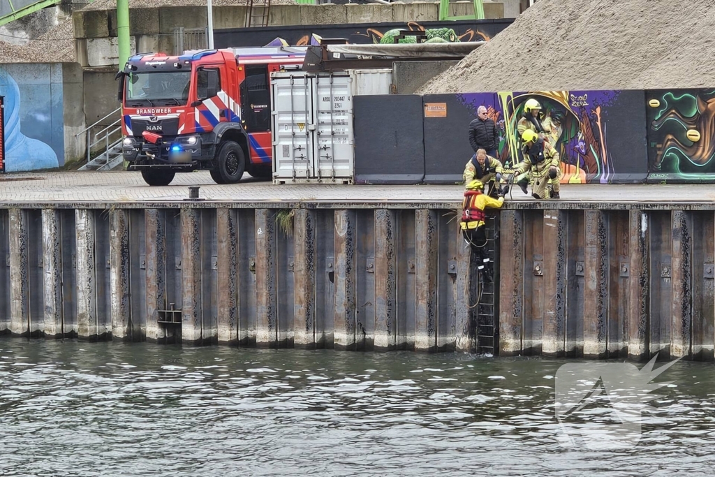 Grote zoektocht in water na aantreffen rollator