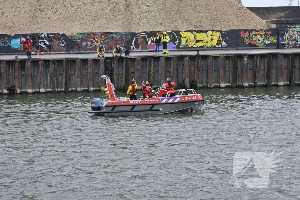 Grote zoektocht in water na aantreffen rollator