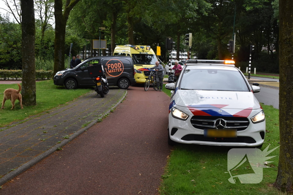 Bezorger onderuit bij eenzijdig ongeval met scooter