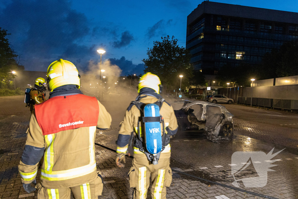 Politie weet pyromaan na tientallen autobranden te arresteren