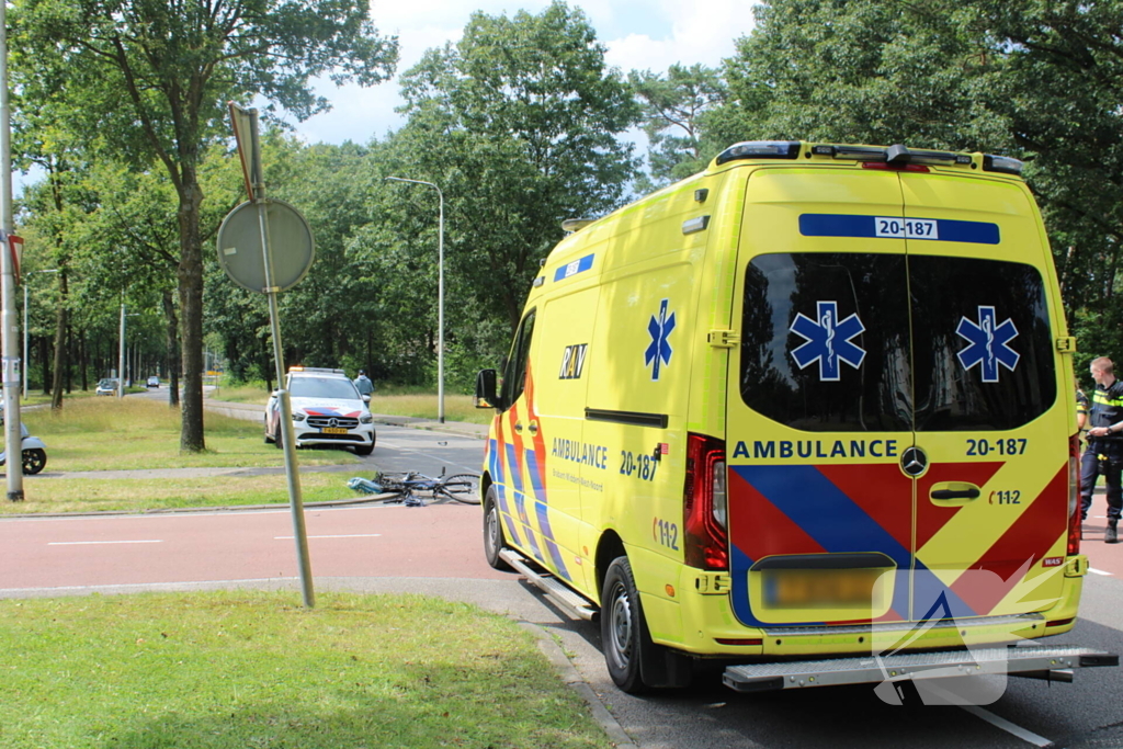 Automobilist ziet fietser over het hoofd met een aanrijding tot gevolg