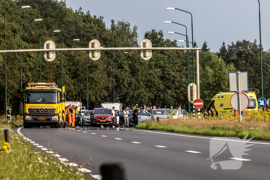 Meerdere voertuigen betrokken bij aanrijding