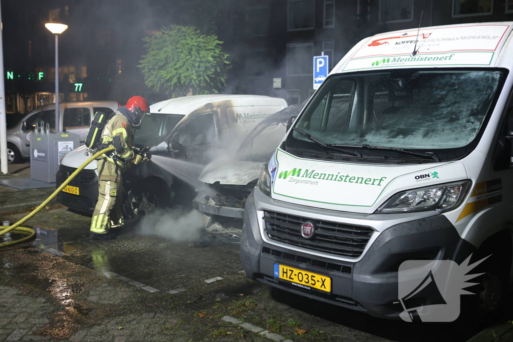 Voertuigen beschadigd na brand