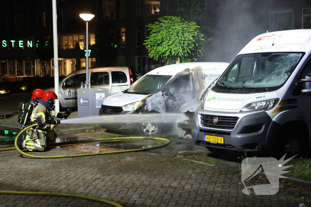 Voertuigen beschadigd na brand