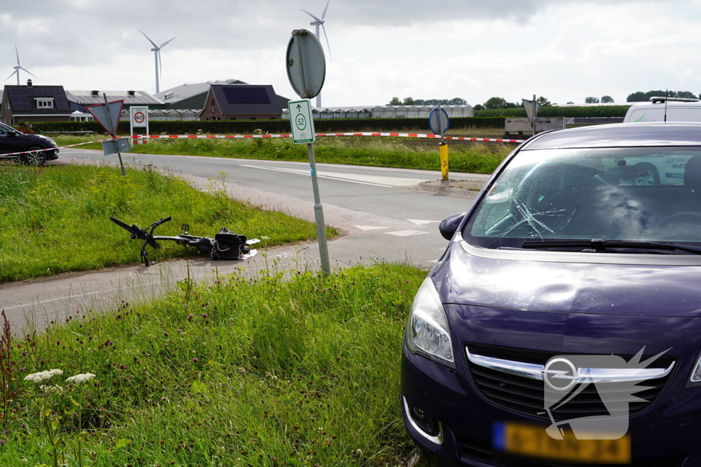 Automobilist ziet fietser over het hoofd