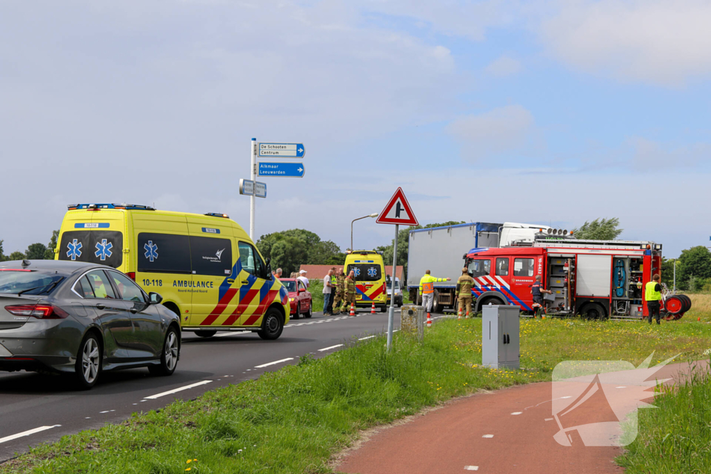 Automobilist verliest macht over stuur en belandt in water