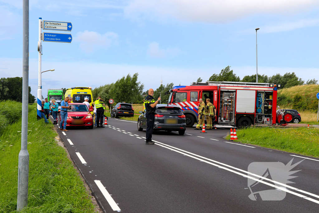 Automobilist verliest macht over stuur en belandt in water