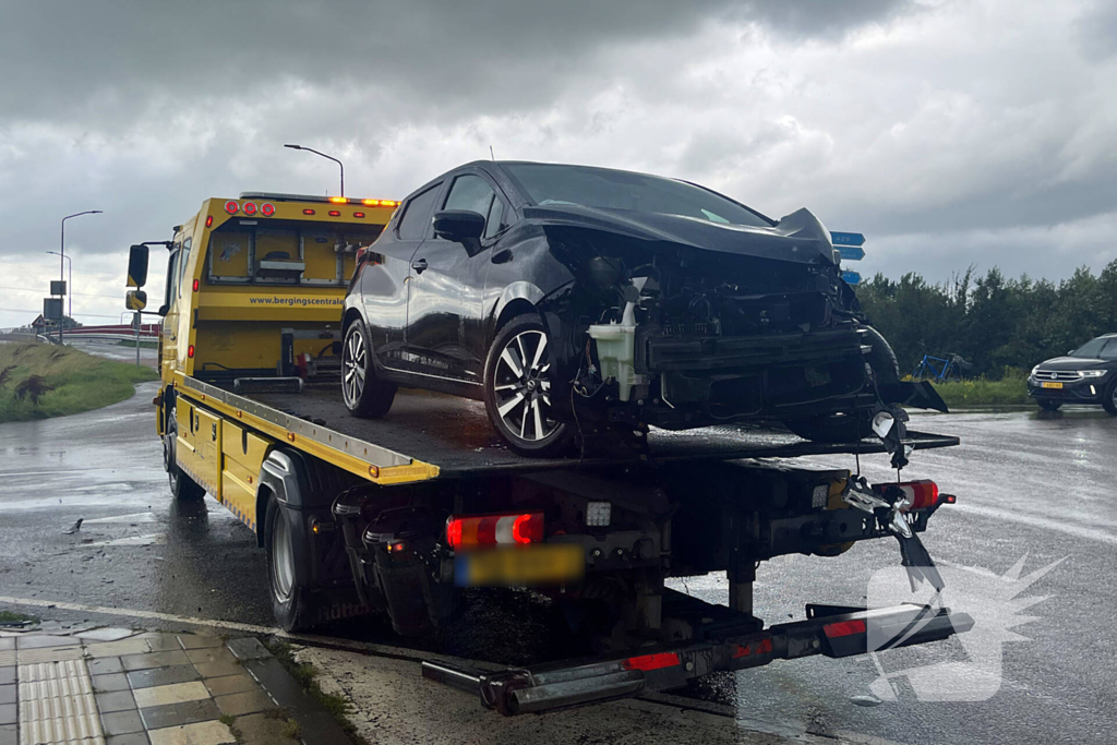 Twee voertuigen zwaar beschadigd na ongeval