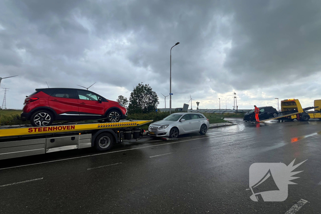 Twee voertuigen zwaar beschadigd na ongeval