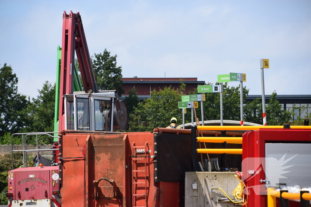 Container in brand bij milieustraat