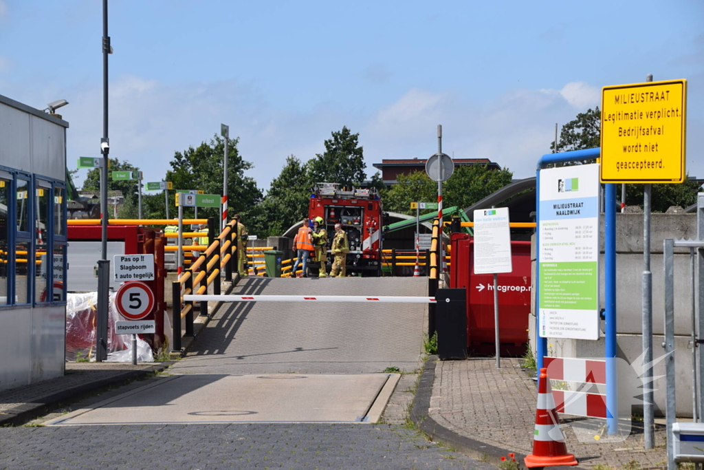 Container in brand bij milieustraat