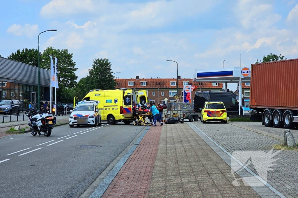 Scooterrijder gewond bij verkeersongeval